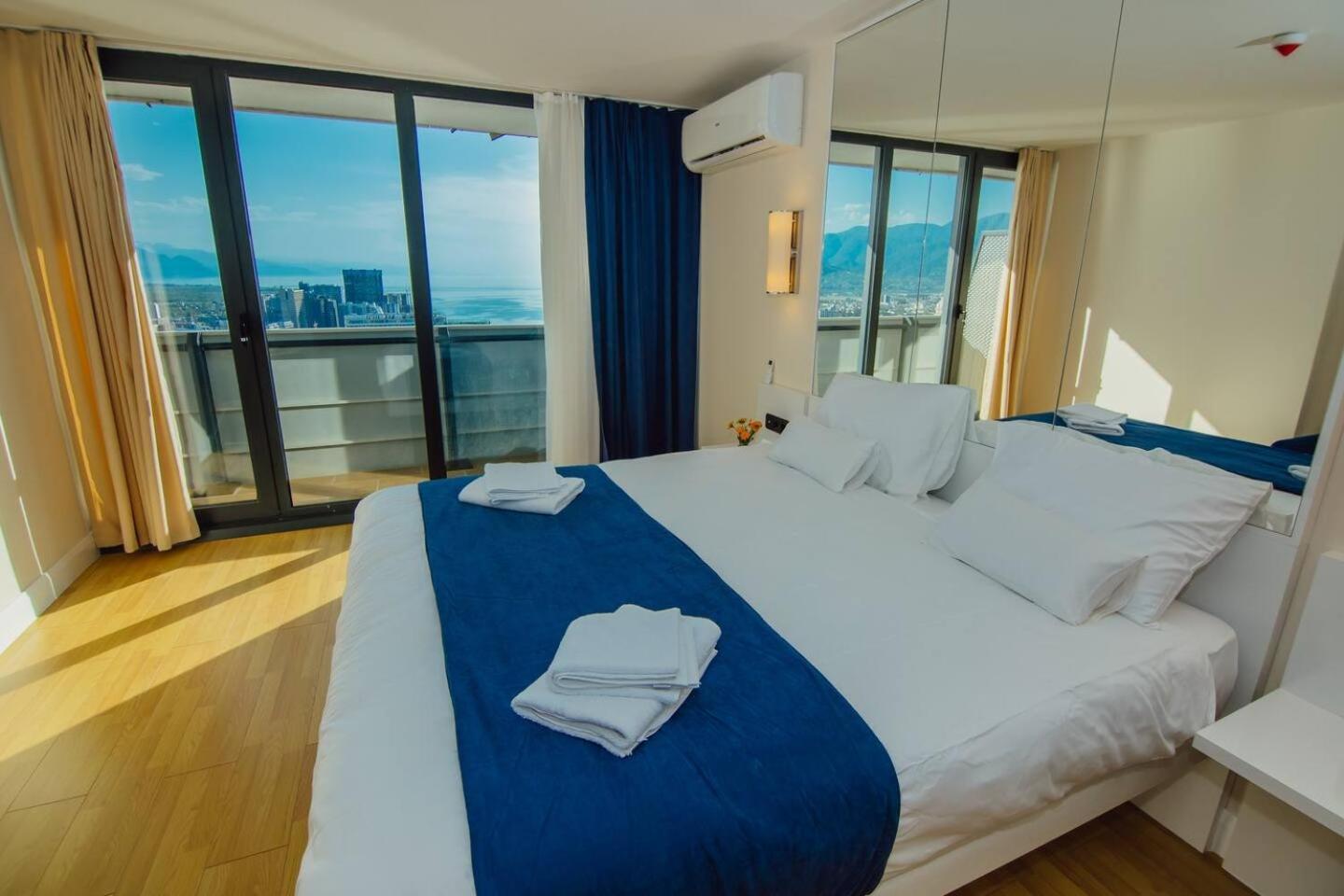 Orbi City Batumi Hotell Exteriör bild